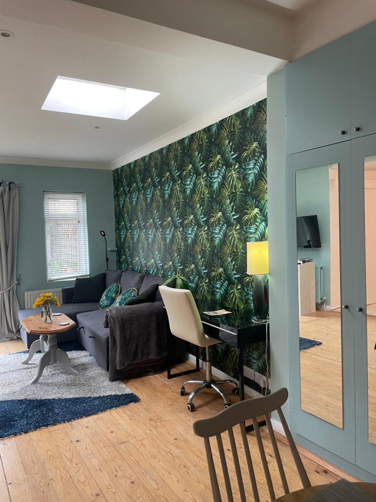 Right By Leigh Broadway Private Garden Large Ground Fl Apt Southend-on-Sea Extérieur photo