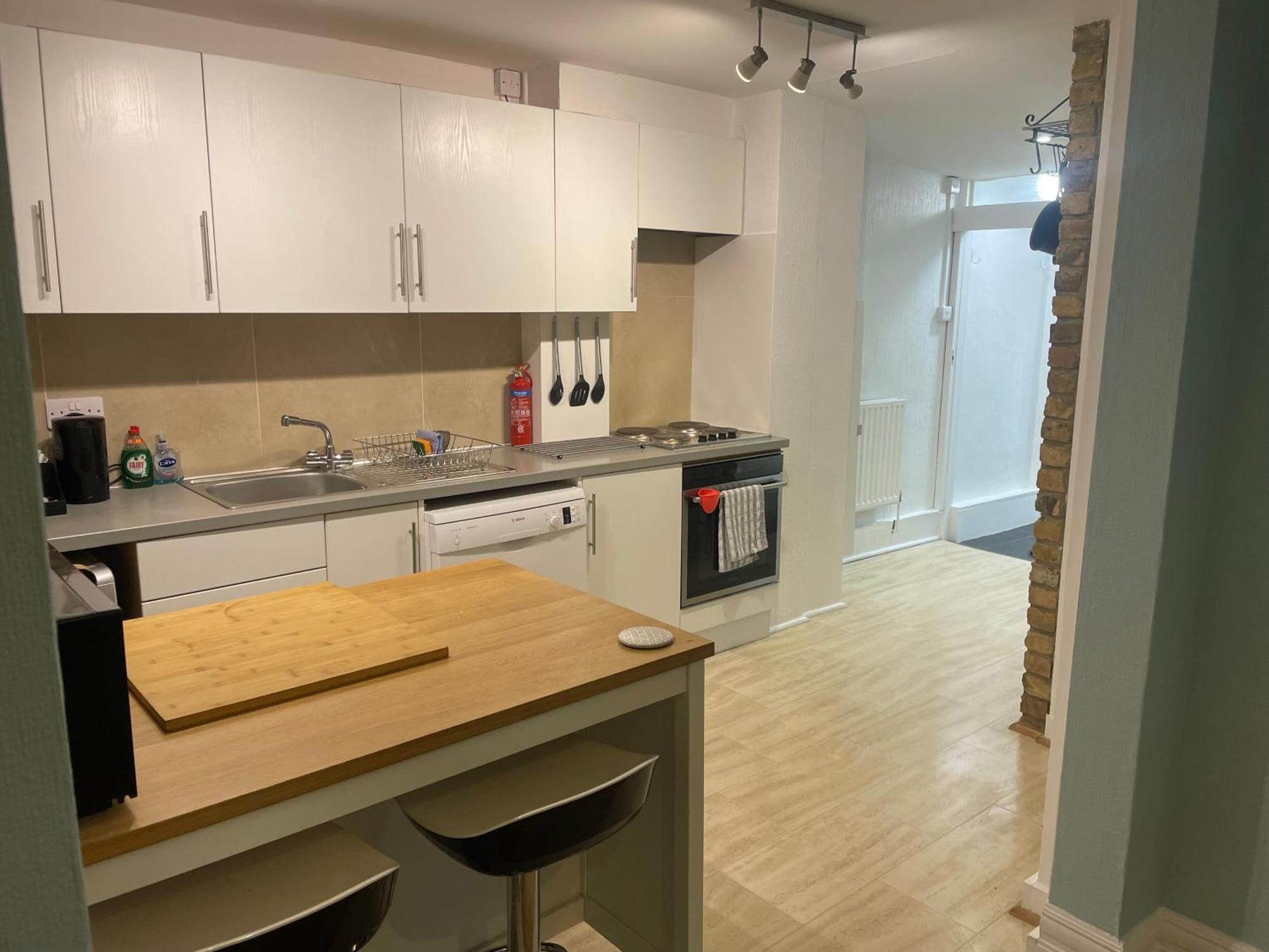 Right By Leigh Broadway Private Garden Large Ground Fl Apt Southend-on-Sea Extérieur photo